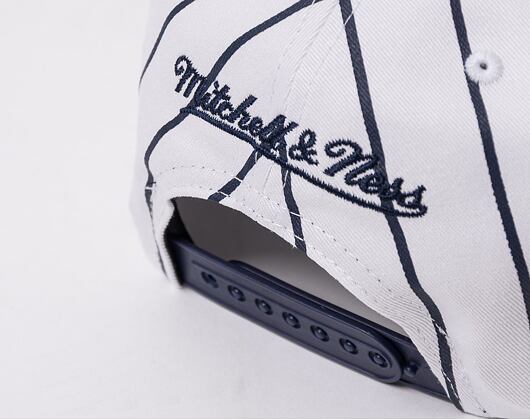 Kšiltovka Mitchell & Ness NCAA Retro Pinstripe Snapback Georgetown University White
