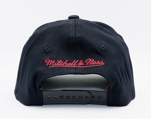 Kšiltovka Mitchell & Ness Classic Red Snapback Chicago Bulls Black