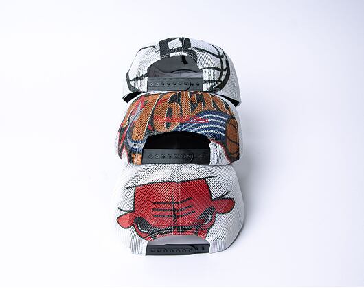 Kšiltovka Mitchell & Ness Off The Backboard Trucker Chicago Bulls Black / White