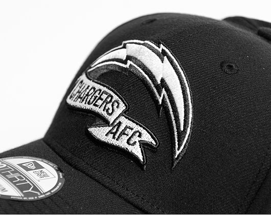 Kšiltovka New Era 39THIRTY NFL22 Sideline Los Angeles Chargers Black / White