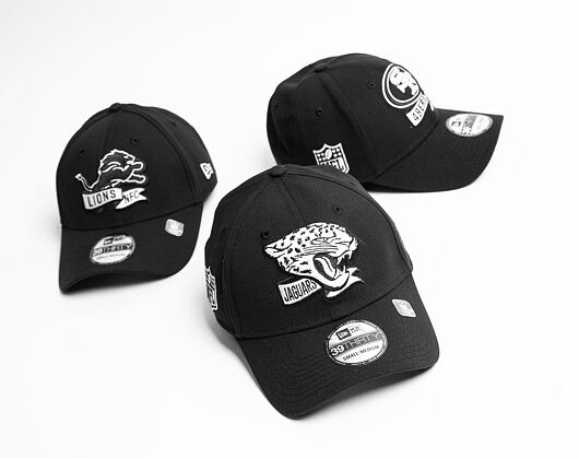 Kšiltovka New Era 39THIRTY NFL22 Sideline Jacksonville Jaguars Black / White