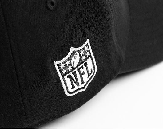 Kšiltovka New Era 39THIRTY NFL22 Sideline New England Patriots Black / White