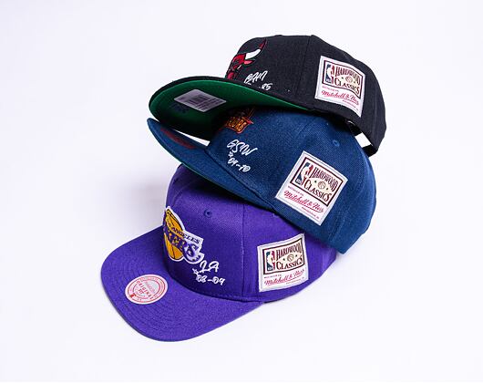 Kšiltovka Mitchell & Ness JERSEY LOVE SNAPBACK CHICAGO BULLS Black