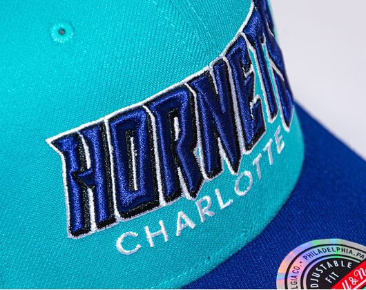Kšiltovka Mitchell & Ness SHREDDER STRETCH SNAPBACK HWC Charlotte Hornets Teal