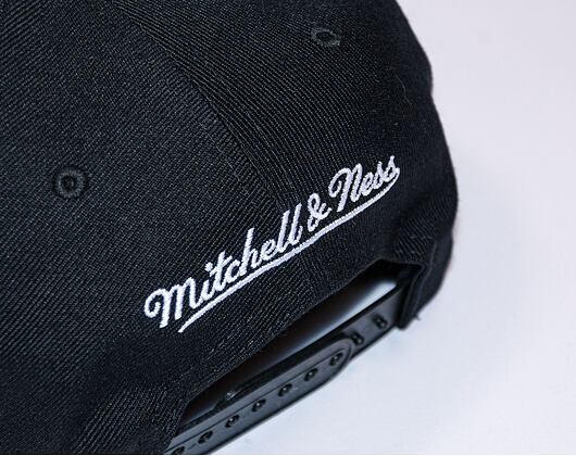 Kšiltovka Mitchell & Ness NBA CHAMPS SNAPBACK HWC San Antonio Spurs Black