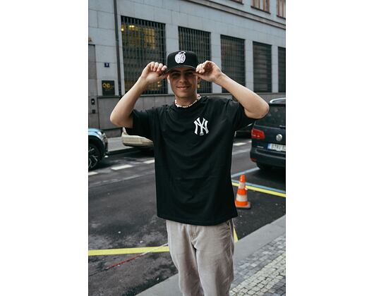 Triko New Era MLB Floral Graphic Flowers Oversized Tee New York Yankees Black / Optic White