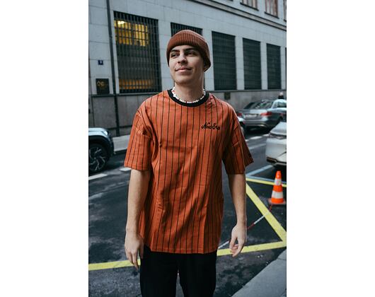 Triko New Era Pinstripe Oversized Tee Redwood / Black