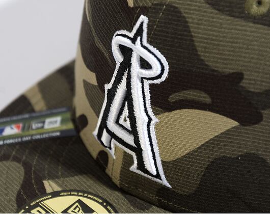Kšiltovka New Era 59FIFTY MLB "Armed Forces" Anaheim Angels Camo