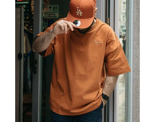 Triko Karl Kani Chest Signature Heavy Jersey OS Tee cognac