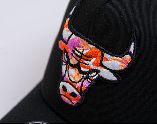 Kšiltovka New Era 9FORTY A-Frame Trucker NBA Seasonal Infill Trucker Chicago Bulls Black / Wild Rose