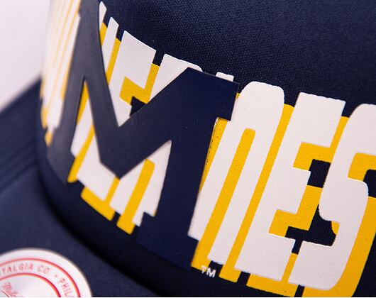 Kšiltovka Mitchell & Ness NCAA Billboard Trucker Snapback University Of Michigan Navy