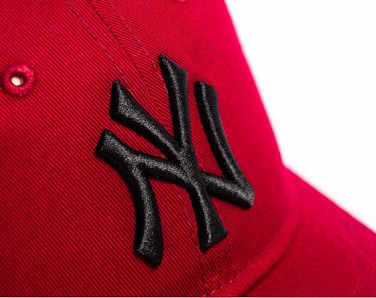Kšiltovka New Era 9FORTY MLB League Essential New York Yankees Cardinal / Black