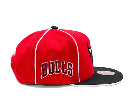 Kšiltovka Mitchell & Ness - Chicago Bulls - Pipe Snapback - Red