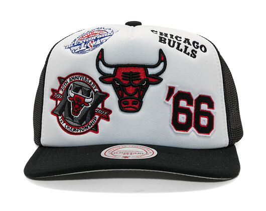 Kšiltovka Mitchell & Ness - Gridlock Trucker - Chicago Bulls - White