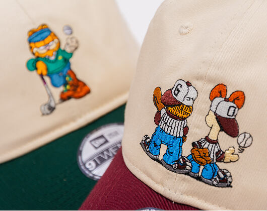 Kšiltovka New Era - Garfield & Odie 9TWENTY - Cream / Burgundy