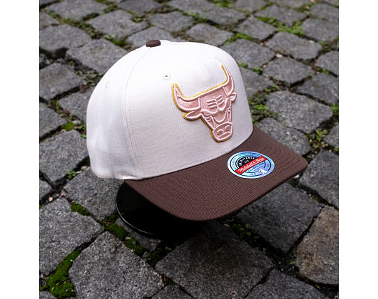 Kšiltovka Mitchell & Ness - Blush Sand Classic Red - Chicago Bulls - Sand/Brown