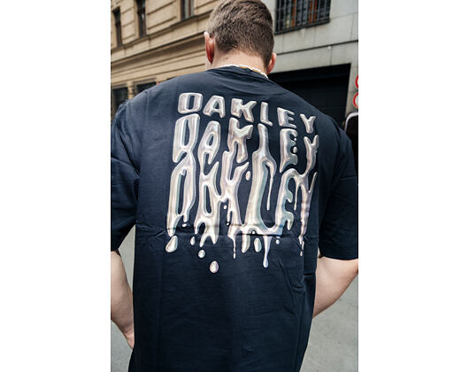 Triko Oakley - Stacked Metal Tee - Blackout