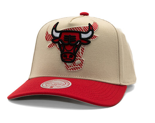 Kšiltovka Mitchell & Ness - Off Tilted - NBA - Chicago Bulls - Off White