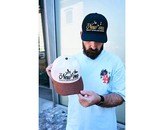Kšiltovka New Era - Branded Suede Pre-Curved 9FIFTY - Cream / Deep Auburn