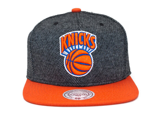 Kšiltovka Mitchell & Ness New York Knicks Reverse Wool Black Snapback