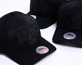Kšiltovka Mitchell & Ness Milwaukee Bucks Redline Black Out Arch
