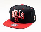 Kšiltovka Mitchell & Ness Team Arch 2 Tone Snapback Chicago Bulls Black / Red