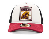 Kšiltovka New Era - Branded Graphic Patch 9FORTY Trucker - White / Cherry