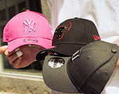 Kšiltovka New Era - MLB Team Outline 9FORTY - NY Yankees - Fuchsia / White