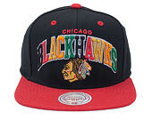 Kšiltovka Mitchell & Ness Chicago Blackhawks Team Arch Tri-Pop Black Snapback