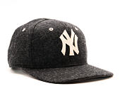 Kšiltovka New Era Felt Wool New York Yankees Black Snapback