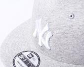 Kšiltovka New Era 9FIFTY MLB Jersey New York Yankees Grey Heather / White