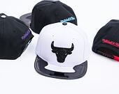 Kšiltovka Mitchell & Ness - Chicago Bulls - Day 11 Snapback - White