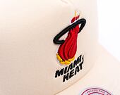 Kšiltovka Mitchell & Ness - Miami Heat - Evergreen Trucker Hwc - Off White