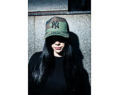 Kšiltovka New Era - MLB Clean Trucker 9FORTY Trucker - NY Yankees - Woodland Camo / Black
