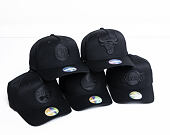 Kšiltovka Mitchell & Ness Boston Celtics 217 Curved Black Snapback
