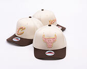 Kšiltovka Mitchell & Ness - Blush Sand Classic Red - Chicago Bulls - Sand/Brown