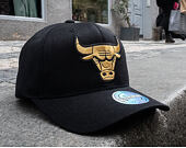 Kšiltovka Mitchell & Ness Chicago Bulls Bullion Black/Gold 110