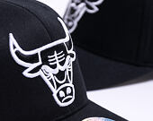 Kšiltovka Mitchell & Ness Chicago Bulls 600 Black And White Logo 110