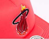 Kšiltovka Mitchell & Ness Keep On Truckin Trucker Hwc Miami Heat Pink
