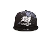 Kšiltovka New Era 9FIFTY NFL22 Sideline "Ink Dye" Tampa Bay Buccaneers Black / White