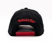 Kšiltovka Mitchell & Ness 8 Bit XL Classic Red Chicago Bulls Black