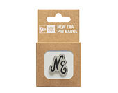 Připínáček New Era - Branded Cap Pin - Script - Silver