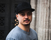 Kšiltovka New Era Emblem Trucker New York Yankees Black/Black 9FIFTY Snapback