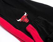 Tepláky New Era Logo Jogger Chicago Bulls Black