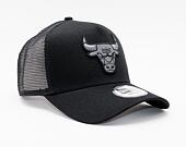 Kšiltovka New Era - NBA Black on Black 9FORTY Trucker - Chicago Bulls - Black