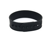 Náramek na ruku s nápisem Snapbacks.cz - černý
