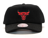 Kšiltovka Mitchell & Ness Throwback Chicago Bulls Black Snapback