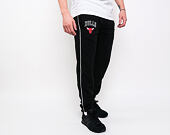 Tepláky New Era Chicago Bulls Stripe Pining Jogger Black