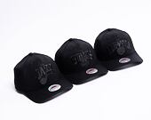 Kšiltovka Mitchell & Ness Milwaukee Bucks Black Out Arch 110 Snapback Black