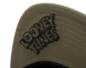 Kšiltovka Capslab Looney Tunes - Wile E. Coyote Flat Trucker Olive